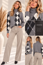 Lupetto jacquard con rombi e strass