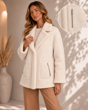 Giaccone Latte lato liscio con dettaglio zip
