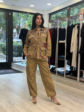 Pantalone con tasche