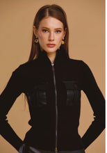 Maglia zip tasche simil pelle