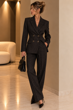 Blazer Gessato con Dettagli Dorati