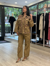 Pantalone con tasche