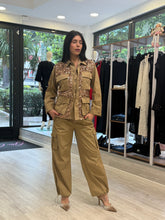 Pantalone con tasche