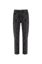 Jeans carrot mom fit in denim nero con lavaggio strong